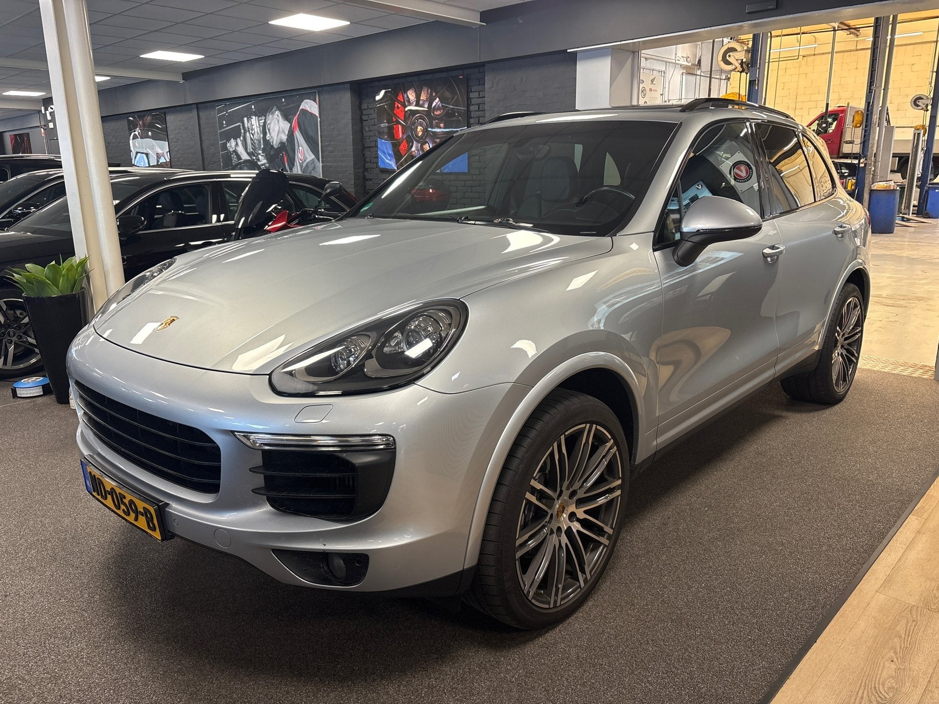 Porsche Cayenne 3.0 D Platinum Edition/pano/sport chrono/spo, Auto's, Automaat, 15 km/l, Xenon verlichting, 255 €/maand
