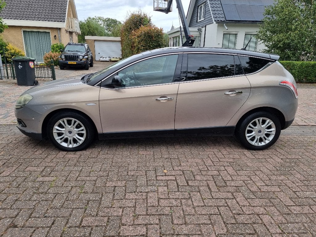 Lancia Delta 1.4 16V Silver op lpg, airco, navigatie, lmv, Auto's, Lancia, Voorwielaandrijving, Euro 5, Beige, 4 cilinders