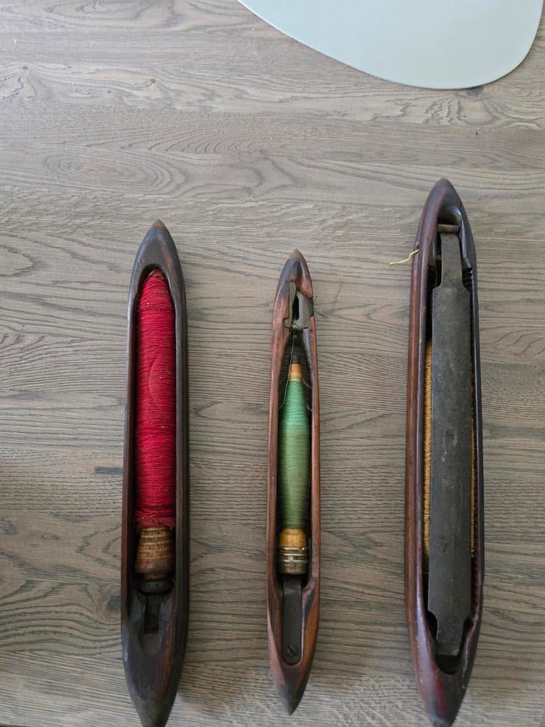 Drie schietspoelen ., Ophalen
