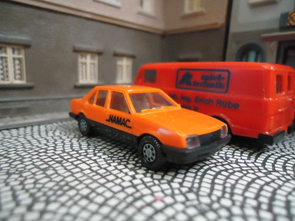 Opel Ascona C Sedan - Herpa oranje NAMAC uitgave uit 1983, Hobby en Vrije tijd, Ophalen of Verzenden, Zo goed als nieuw, Auto