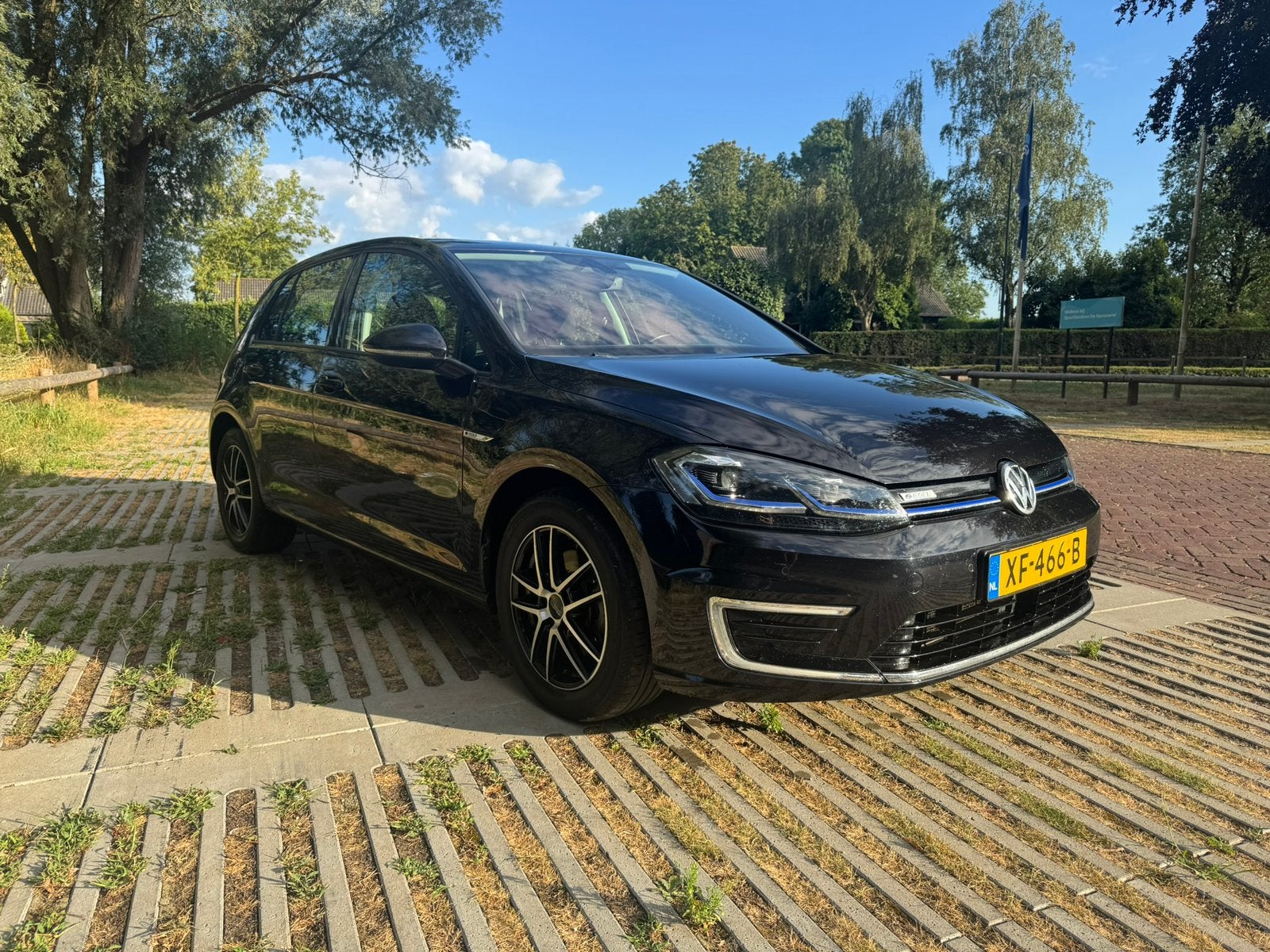 Volkswagen E-Golf 2018 Zwart Facelift Digitaal Dashboard, Parkeersensor, Zwart, Origineel Nederlands, Elektrisch