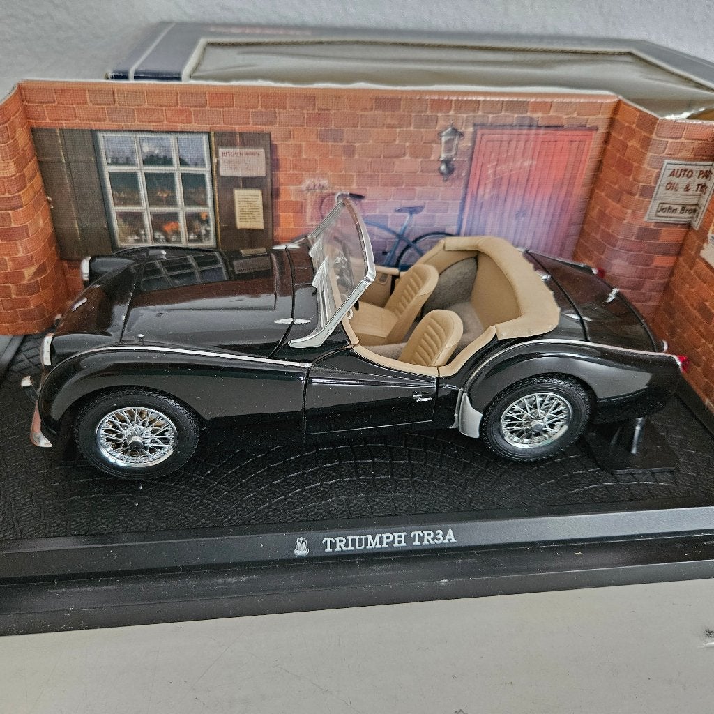 KYOSHO: TRIUMPH TR3A ( zwart), Hobby en Vrije tijd, Ophalen of Verzenden, Nieuw, Auto, Kyosho