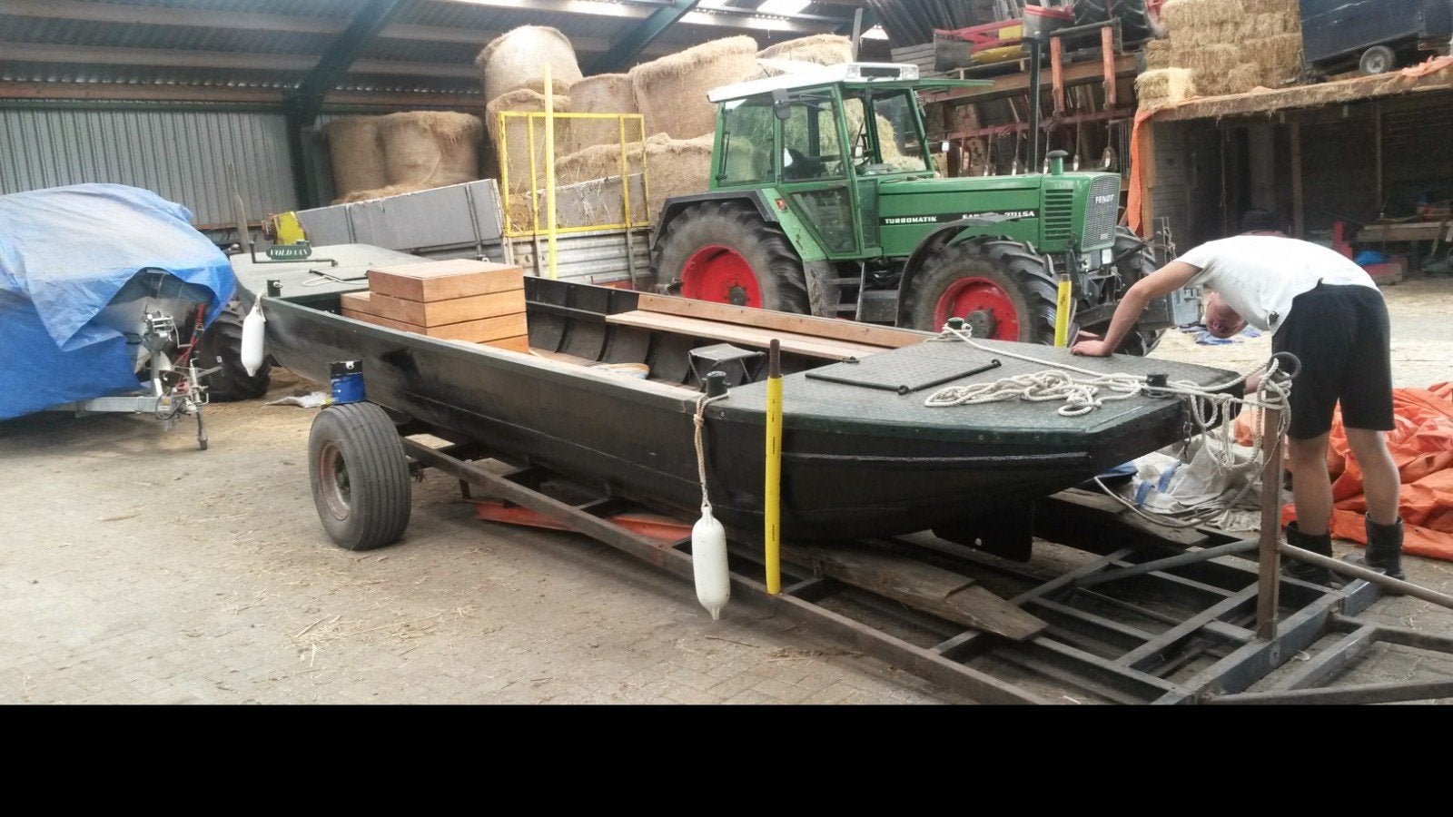 Een boot met binnenmotor, Overige merken, Gebruikt, Binnenboordmotor, Trailer