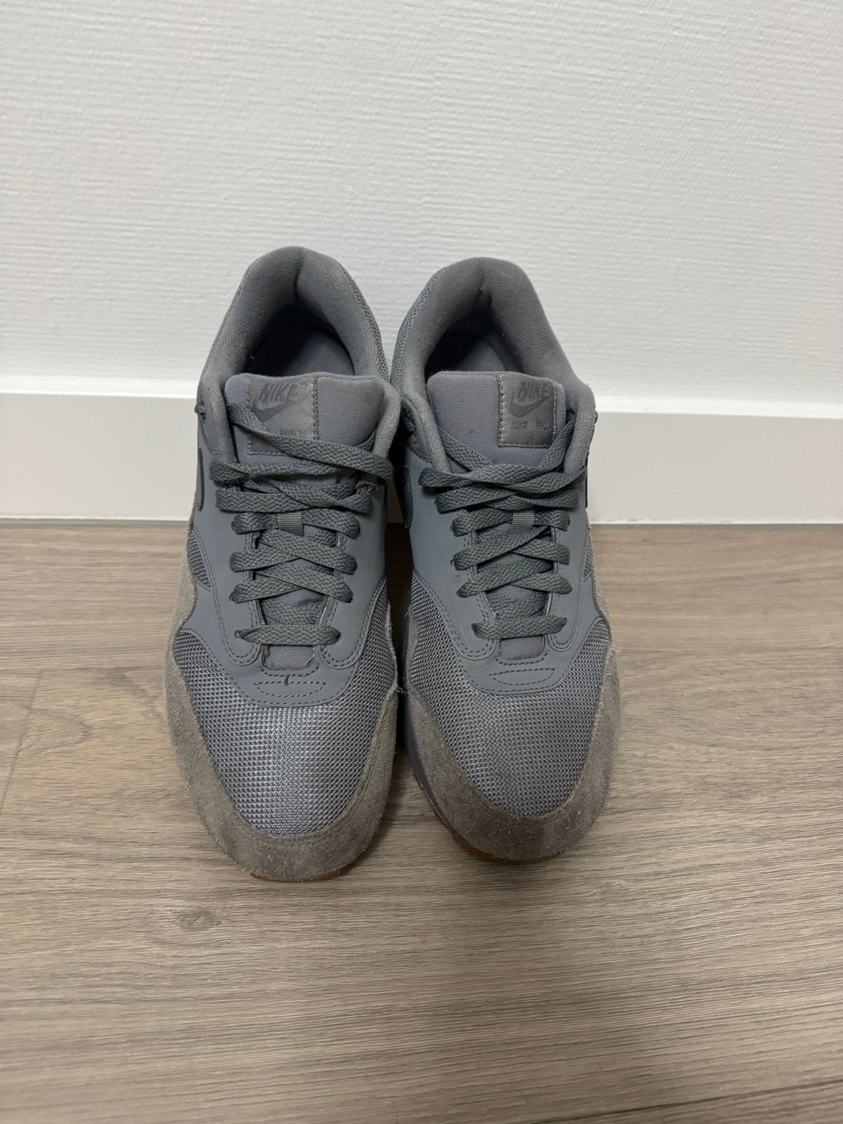 Nike Air Max 1 Sneakers - Grijs - Maat 44.5, Overige kleuren, Ophalen of Verzenden, Sneakers of Gympen, Gedragen