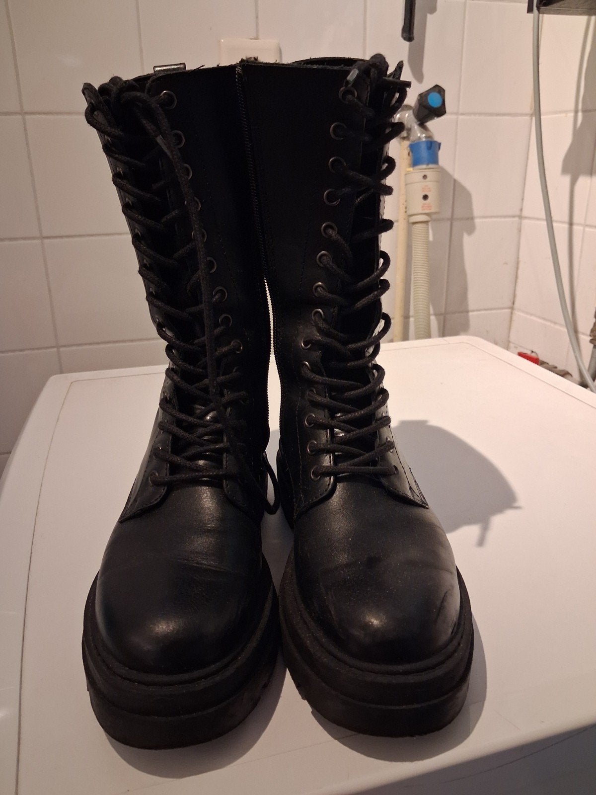 Te koop stoere laarzen, Kleding | Dames, Schoenen, Ophalen of Verzenden, Zo goed als nieuw, Zwart, Hoge laarzen