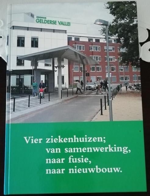 Boek - Ziekenhuis Gelderse Vallei, Boeken, Ophalen of Verzenden, Zo goed als nieuw, Marie-José Urlings