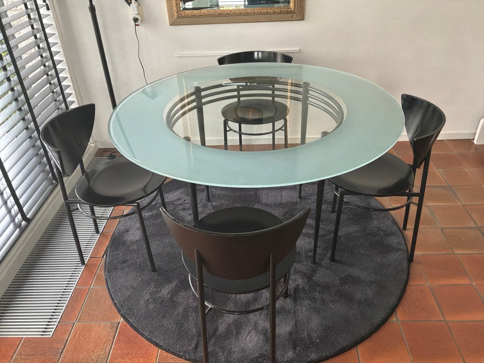Artelano ronde glazen eettafel met 4 stoelen, Huis en Inrichting, Ophalen, Gebruikt, 100 tot 150 cm, Rond