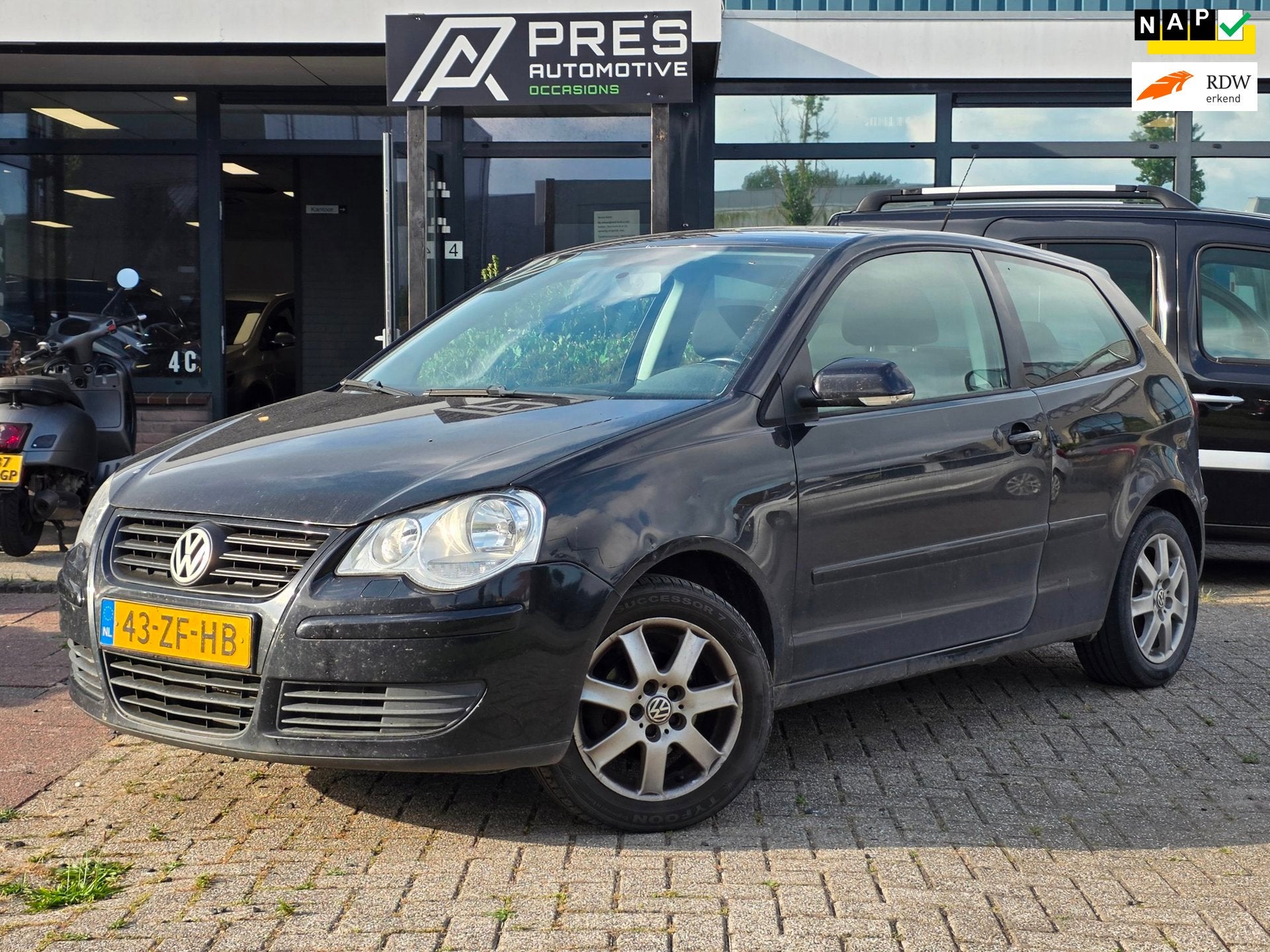 Volkswagen Polo 1.4-16V Comfortline |AUTOMAAT|AIRCO|CRUISE, Stof, Gebruikt, 4 cilinders, Zwart