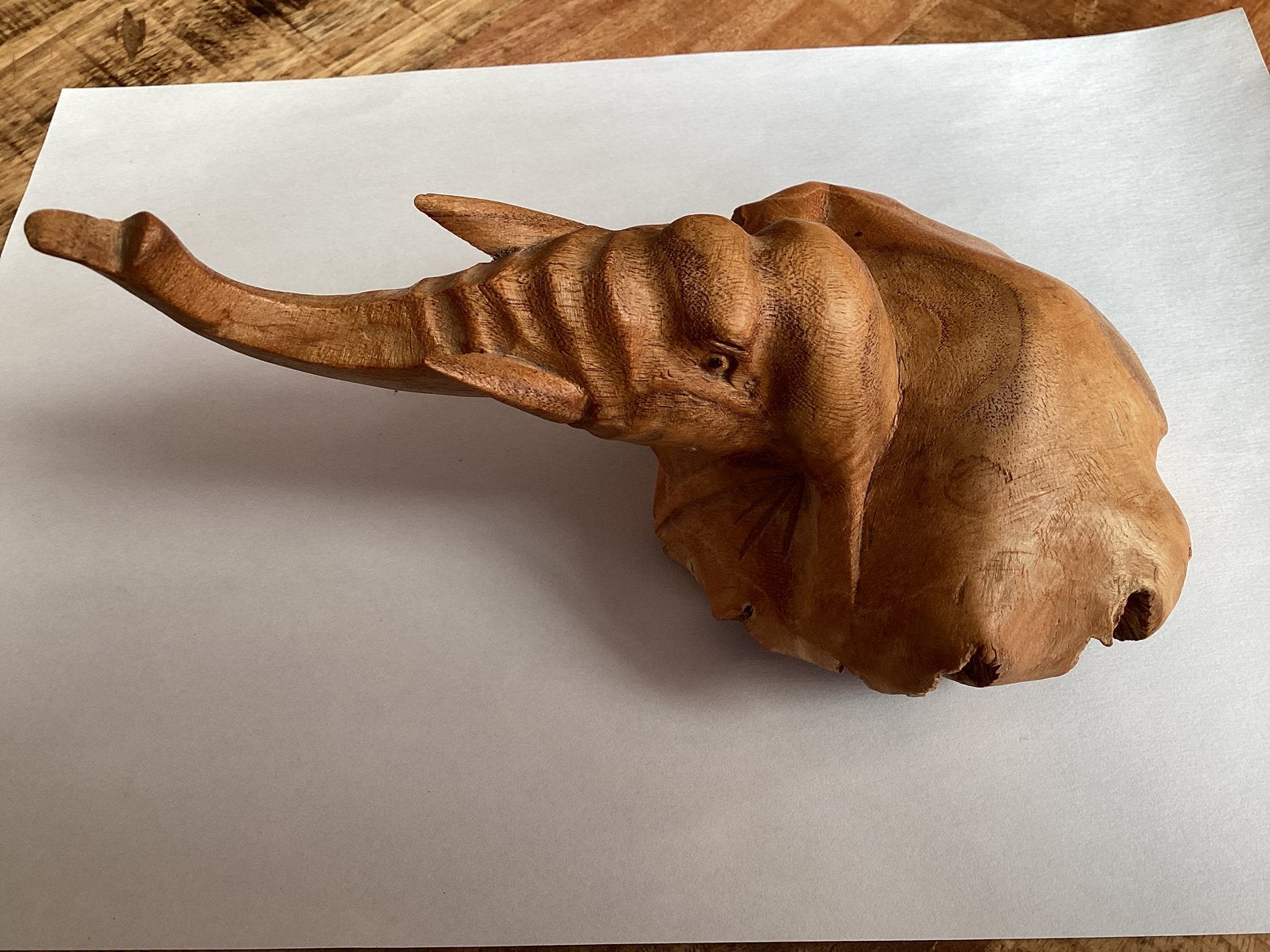 VINTAGE  HOUTENSNIJWERK  OLIFANT SUAR / IROKO HOUT, Ophalen of Verzenden, Zo goed als nieuw, Beeldje of Figuurtje