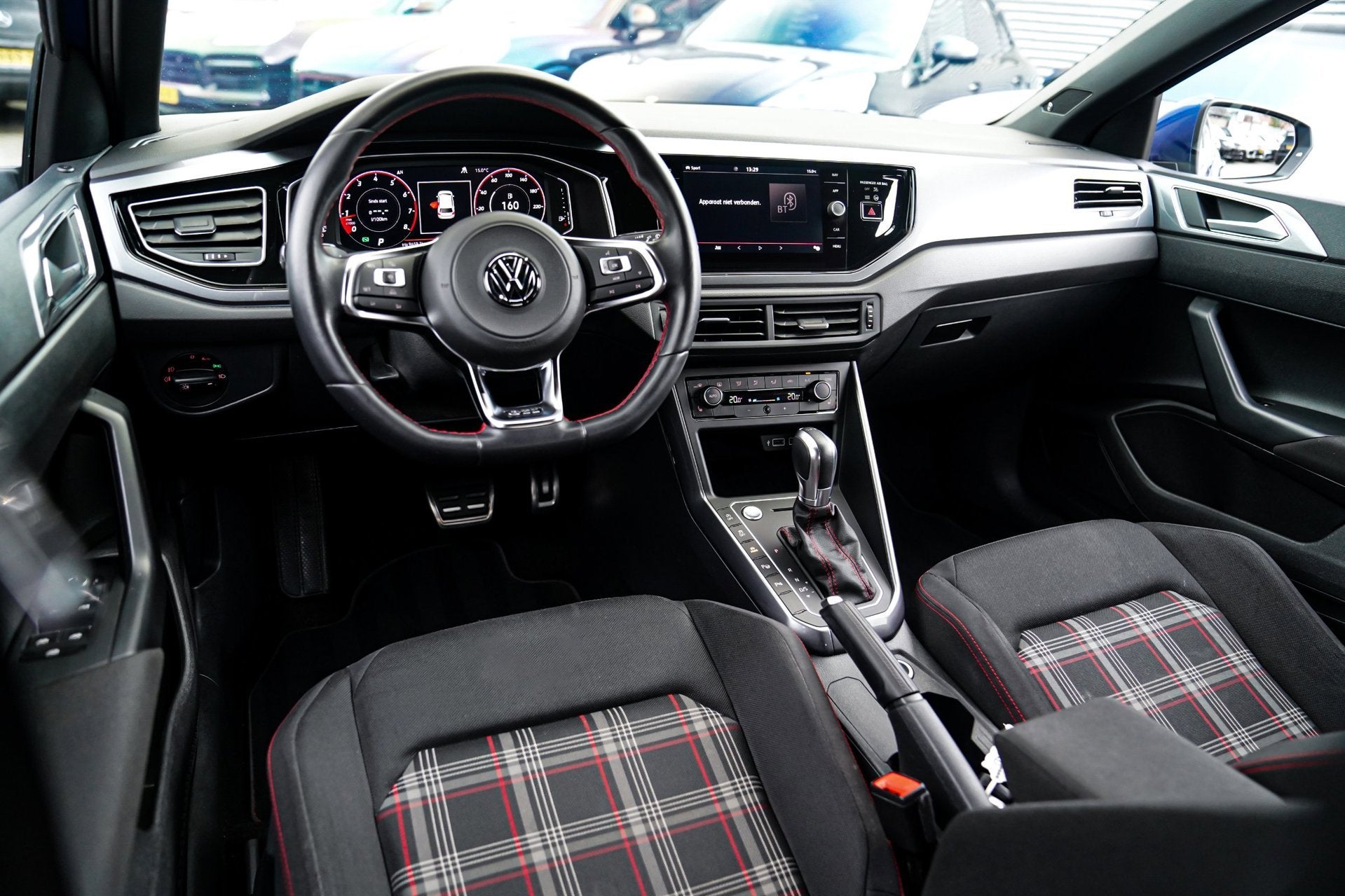 Foto 3 van Volkswagen POLO 2.0 TSI GTI | LED | Stoelverwarming | Achter