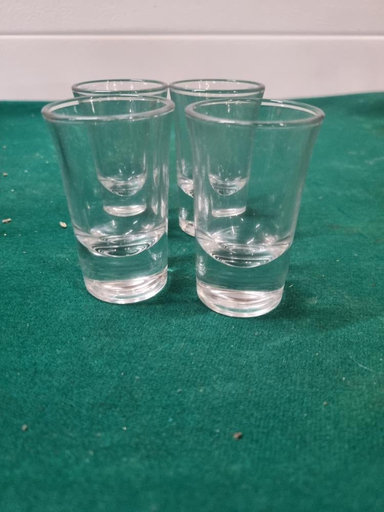 borrelglaasjes vier stuks, Verzamelen, Glas en Borrelglaasjes, Ophalen of Verzenden, 'T Olde Gre-j, Info@toldegrej.nl, Endepoelstraat 20f Didam