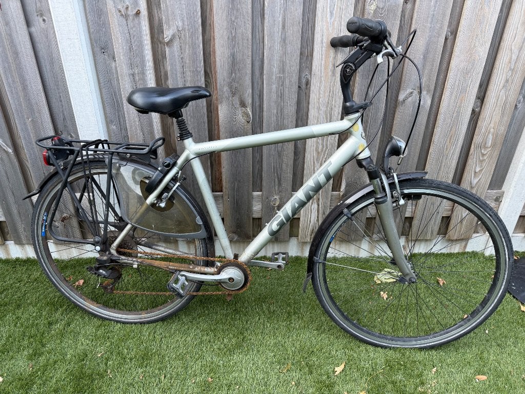 Giant fiets met mankementen (kettingkast en remmen), Ophalen, Gebruikt, Velgrem, Versnellingen