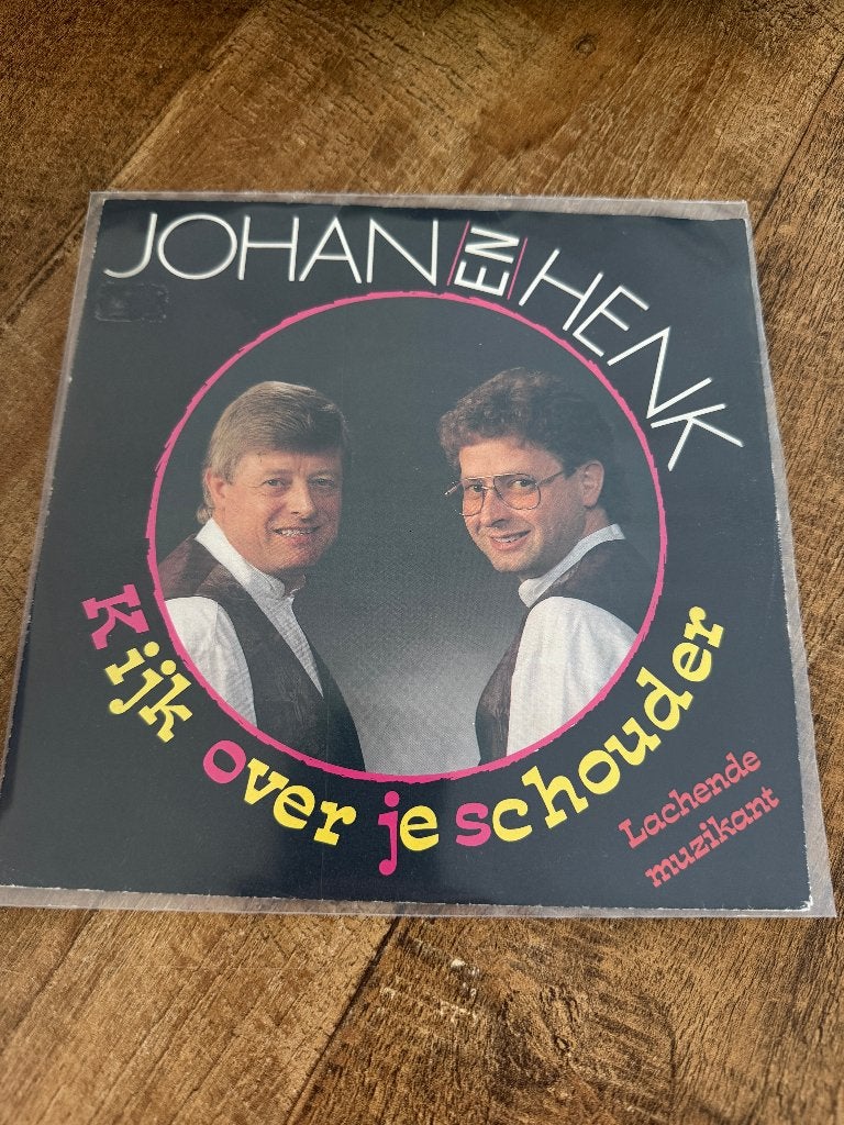 Johan en Henk-Kijk over je schouder., Ophalen of Verzenden, Zo goed als nieuw, Nederlandstalig