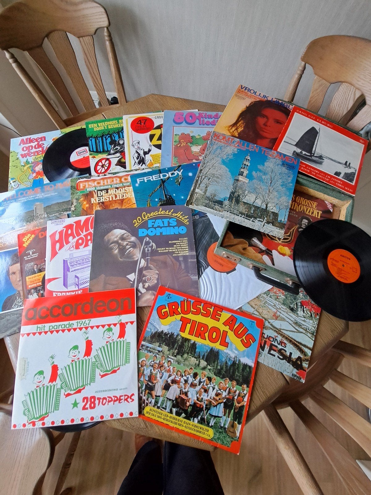 Diverse lp' s in retro koffer., Cd's en Dvd's, Vinyl | Jazz en Blues, Ophalen of Verzenden, LP