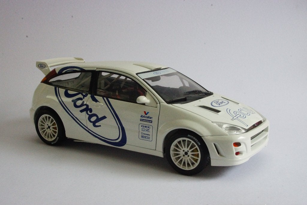 Autoart 1:18 Ford Focus WRC Test, Ophalen of Verzenden, Zo goed als nieuw, Auto, Autoart