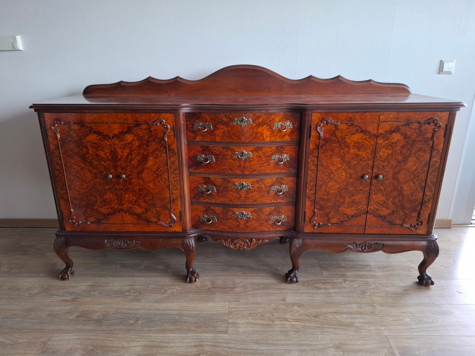Antiek dressoir met 2 deuren en 4 lades, Ophalen