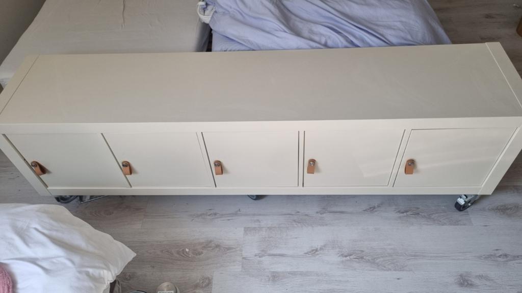 Ikea Kallax op wieltjes, geverfd in Lab Paint Strong Garlic, Ophalen, Gebruikt