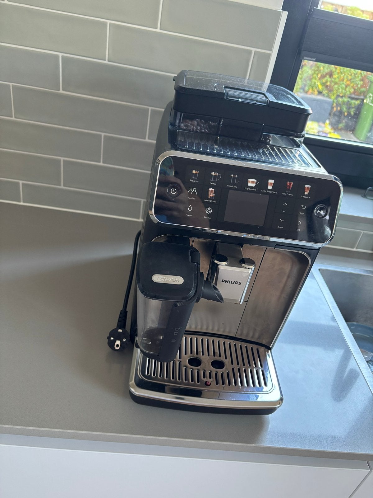 Philips 5500-serie Volautomatische Espressomachine (EP5547/9, Ophalen, Afneembaar waterreservoir, Espresso apparaat, Koffiebonen