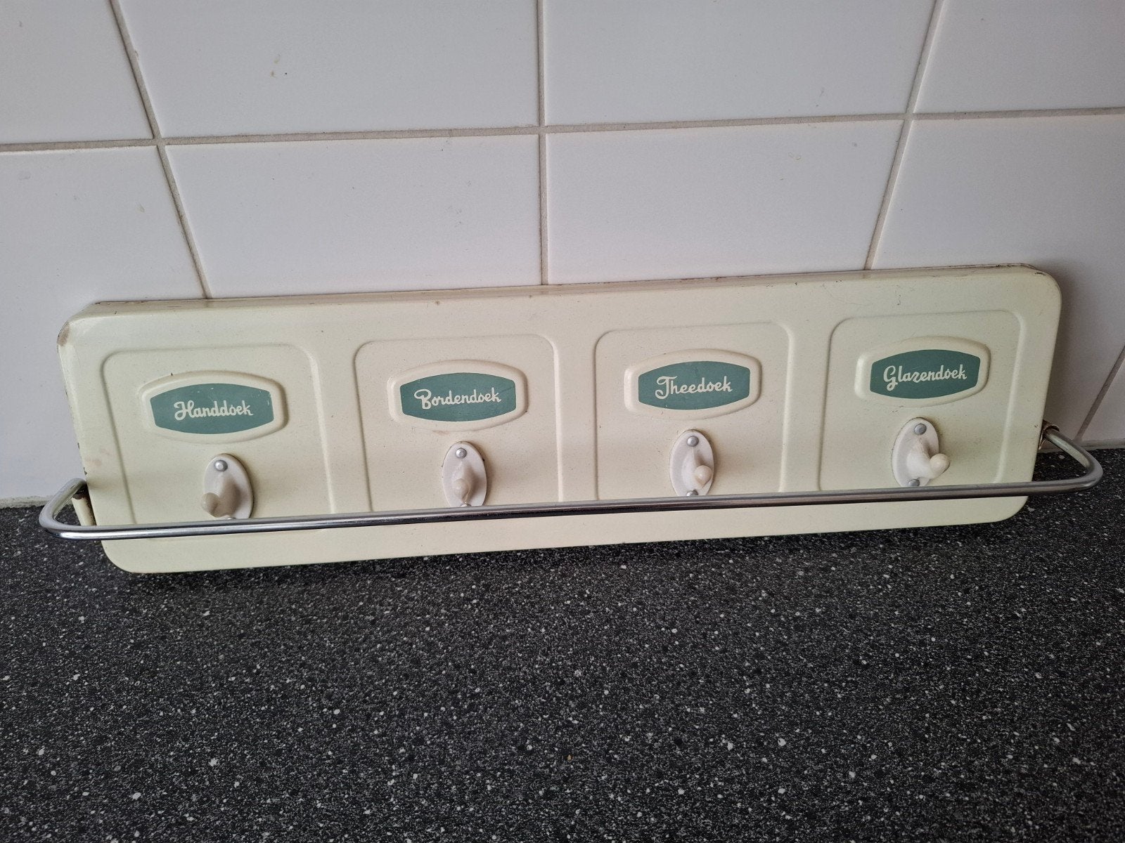 Vintage handdoekenrekje met 4 haken en stang, Ophalen of Verzenden