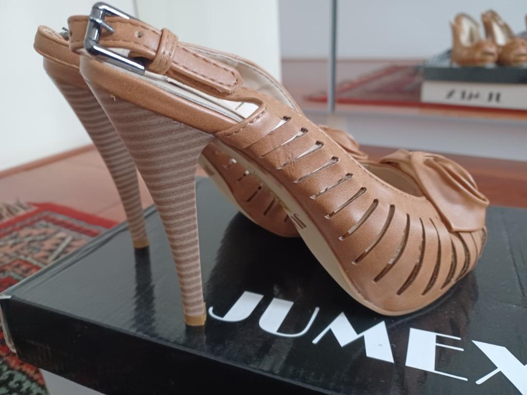 Jumex sandalen met hoge hakken, maat 35, Kleding | Dames, Schoenen, Bruin, Ophalen of Verzenden, Zo goed als nieuw, Schoenen met hoge hakken