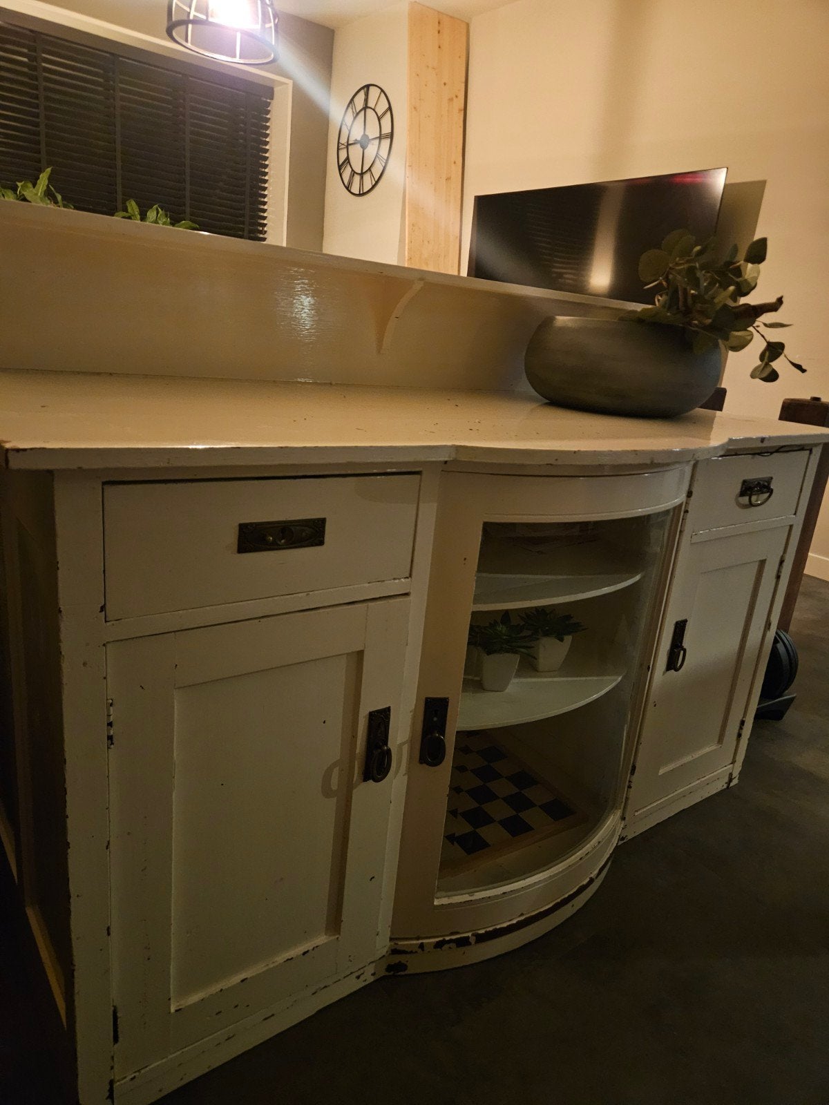 Massief houten kast, wit geverfd - ideaal als tv-meubel, Antiek en Kunst, Ophalen