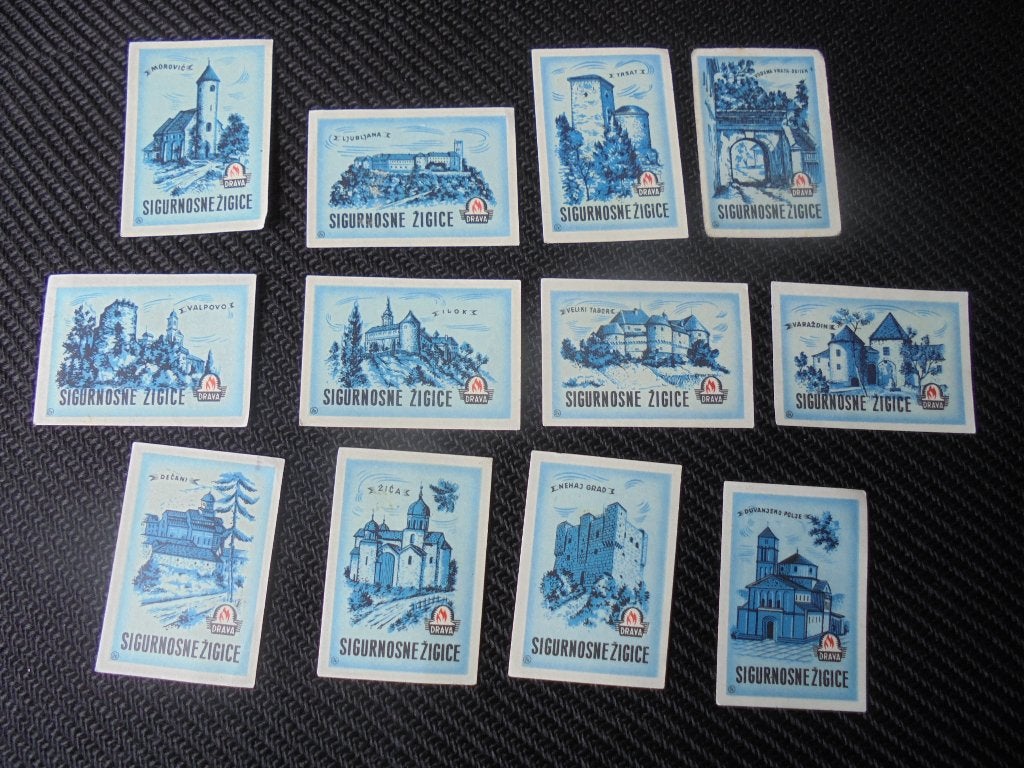 12 oude Lucifermerken DRAVA Joegoslavie, serie Kastelen bl., Verzamelen, Ophalen of Verzenden, Zo goed als nieuw, Luciferdoosjes of -merken