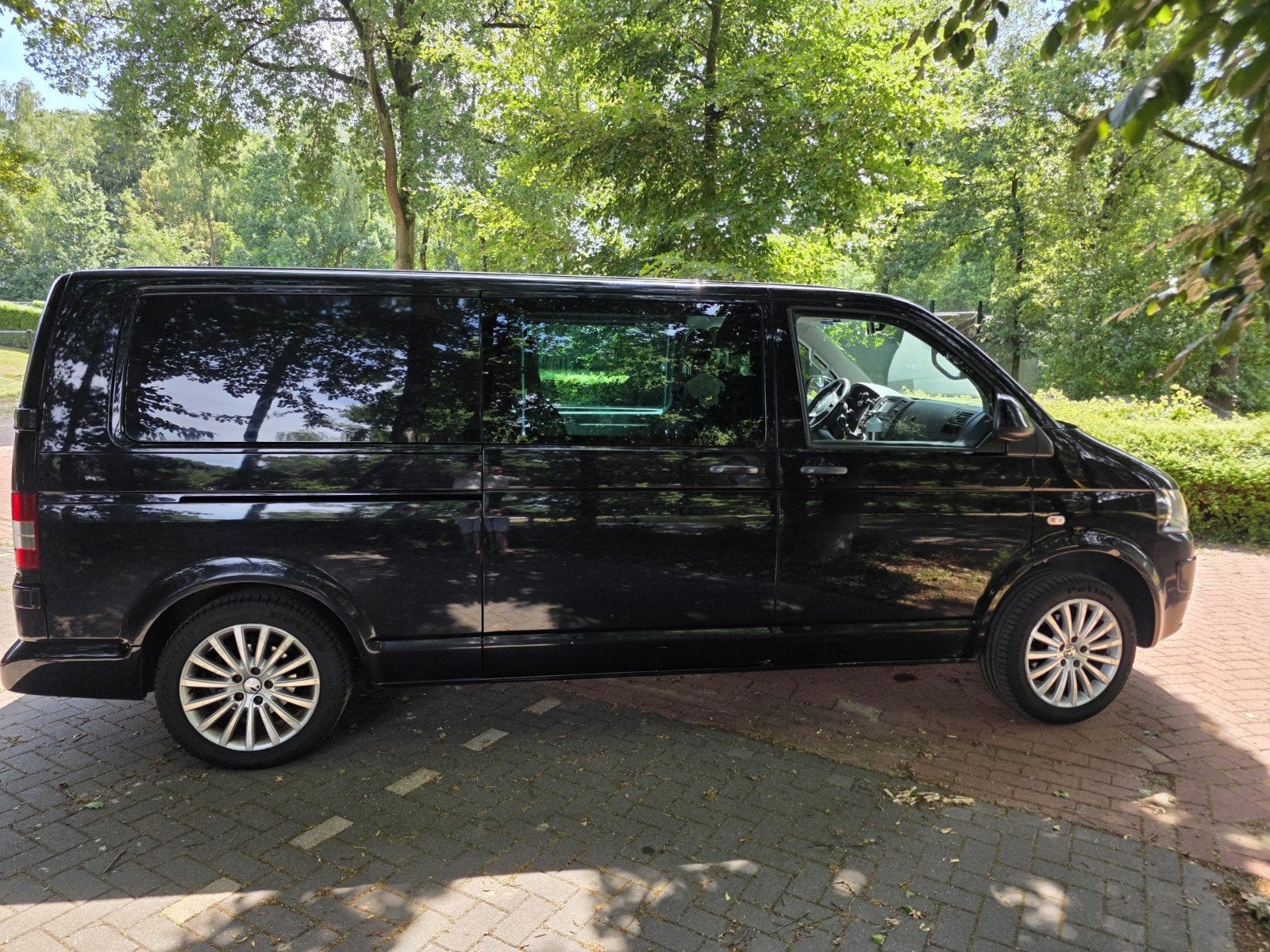 Volkswagen Transporter L2H1 Rolstoelbus - Gereviseerde motor, Auto's, Bestelauto's, Voorwielaandrijving, 4 cilinders, Zwart, Origineel Nederlands