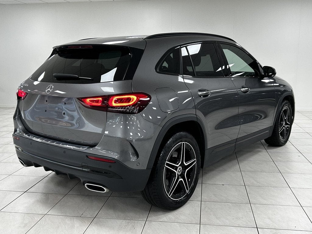 Mercedes-Benz GLA-klasse 250 e AMG Line PANORAMADAK | NAVIGA, Automatische klimaatregeling, 4 cilinders, Leder en Stof, Bedrijf