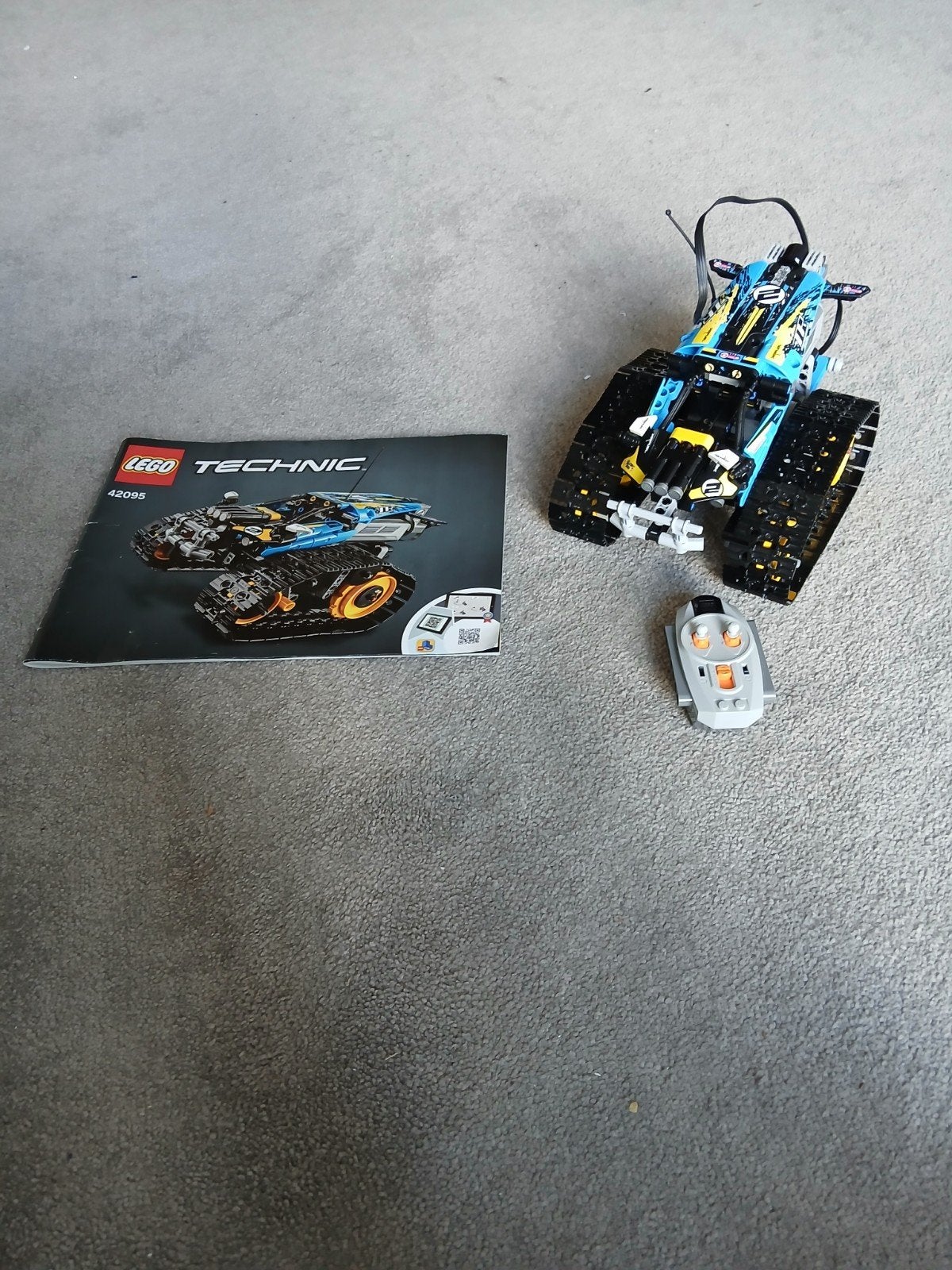 Lego Technic 42095 RC Stunt Racer met afstandsbediening, Ophalen of Verzenden, Zo goed als nieuw