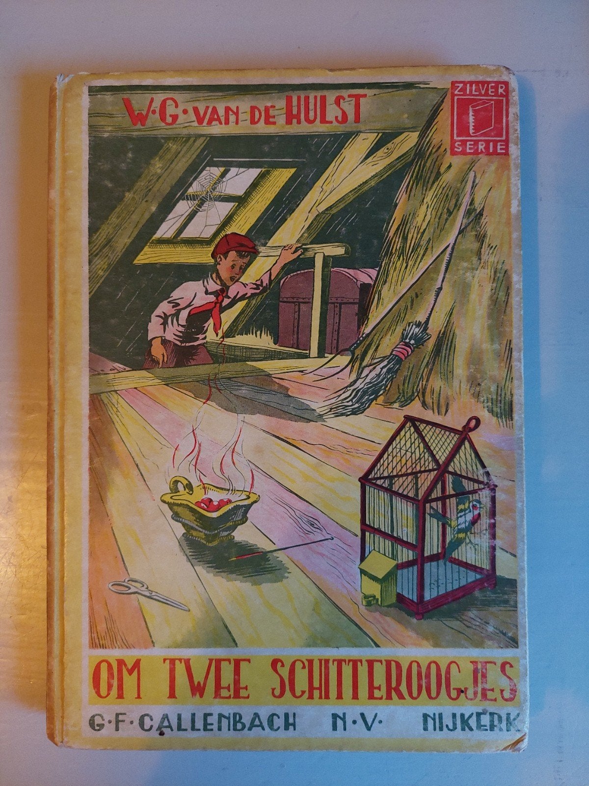 Om Twee Schitteroogjes - W.G. van de Hulst (Achtste Druk), Ophalen of Verzenden, Gelezen, W.G. van de Hulst, Fictie algemeen