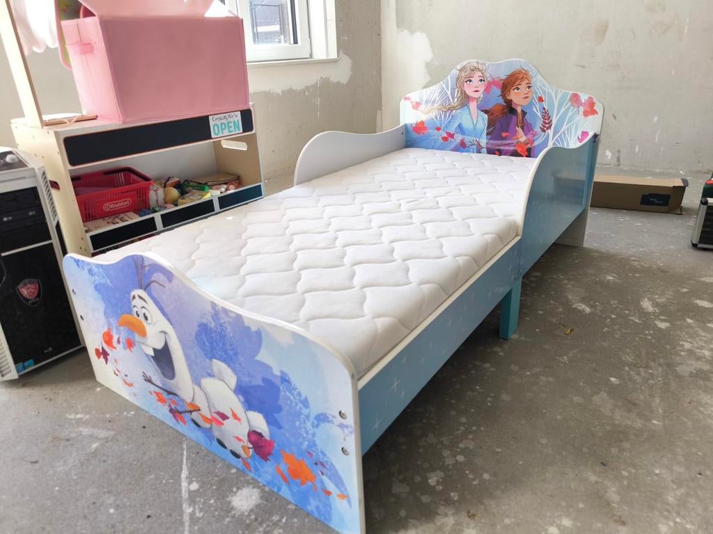 Frozen kinderbed met matras 140x70 cm - Zo goed als nieuw, Kinderen en Baby's, Kinderkamer | Bedden, Ophalen, 70 tot 85 cm, 140 tot 160 cm