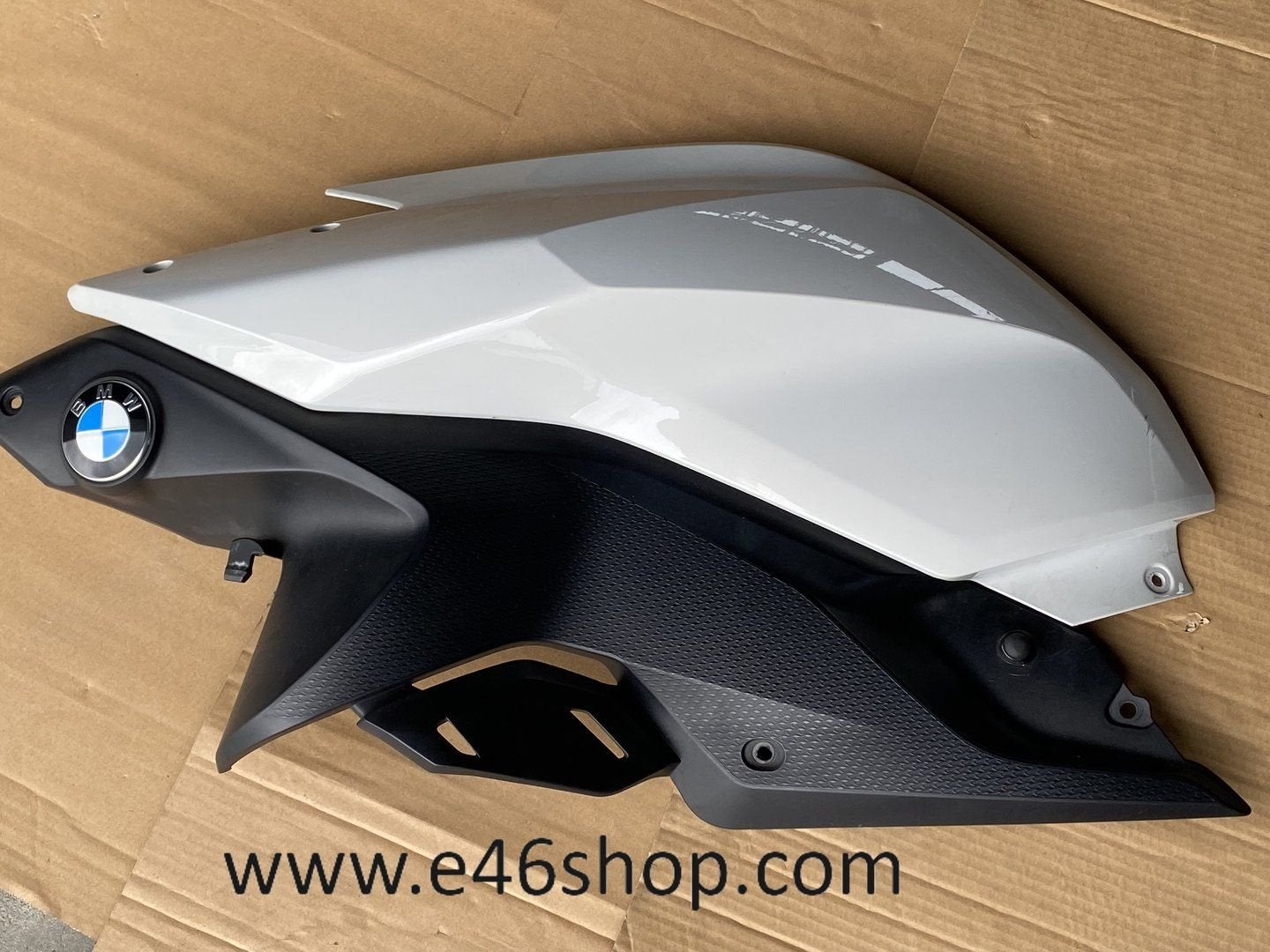 TANKKAP ZIJKAP LINKS BMW R1200RS R1250RS OE 46638545319, Motoren, Onderdelen | BMW, Gebruikt, -, -, Ophalen of Verzenden