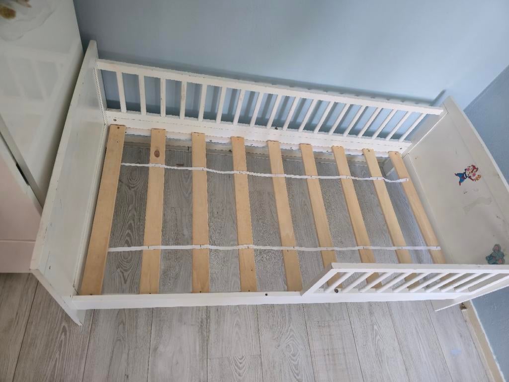 Wit kinderbed met lattenbodem.gratis menemen., Ophalen of Verzenden