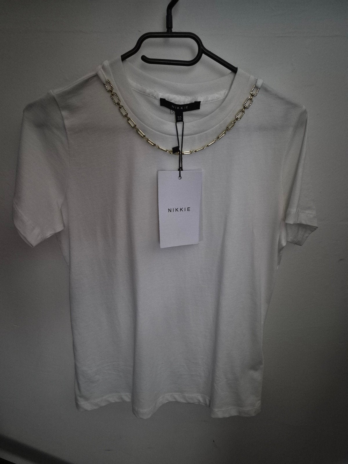 Nikkie T-shirt met kettingdetail - Maat 32 (XS), Ophalen, Wit, Nieuw, Maat 34 (XS) of kleiner