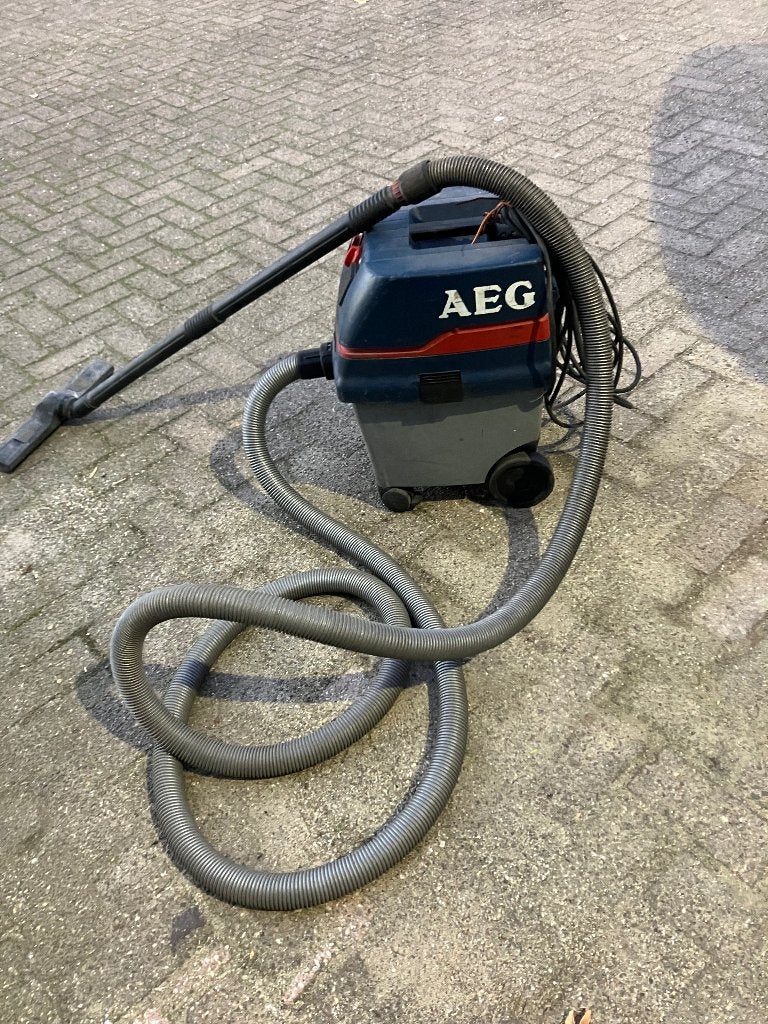 Stof/Water zuiger 1400 Watt € 150,-, Ophalen, 30 tot 80 cm, Gebruikt, Hoog rendement (Hr)