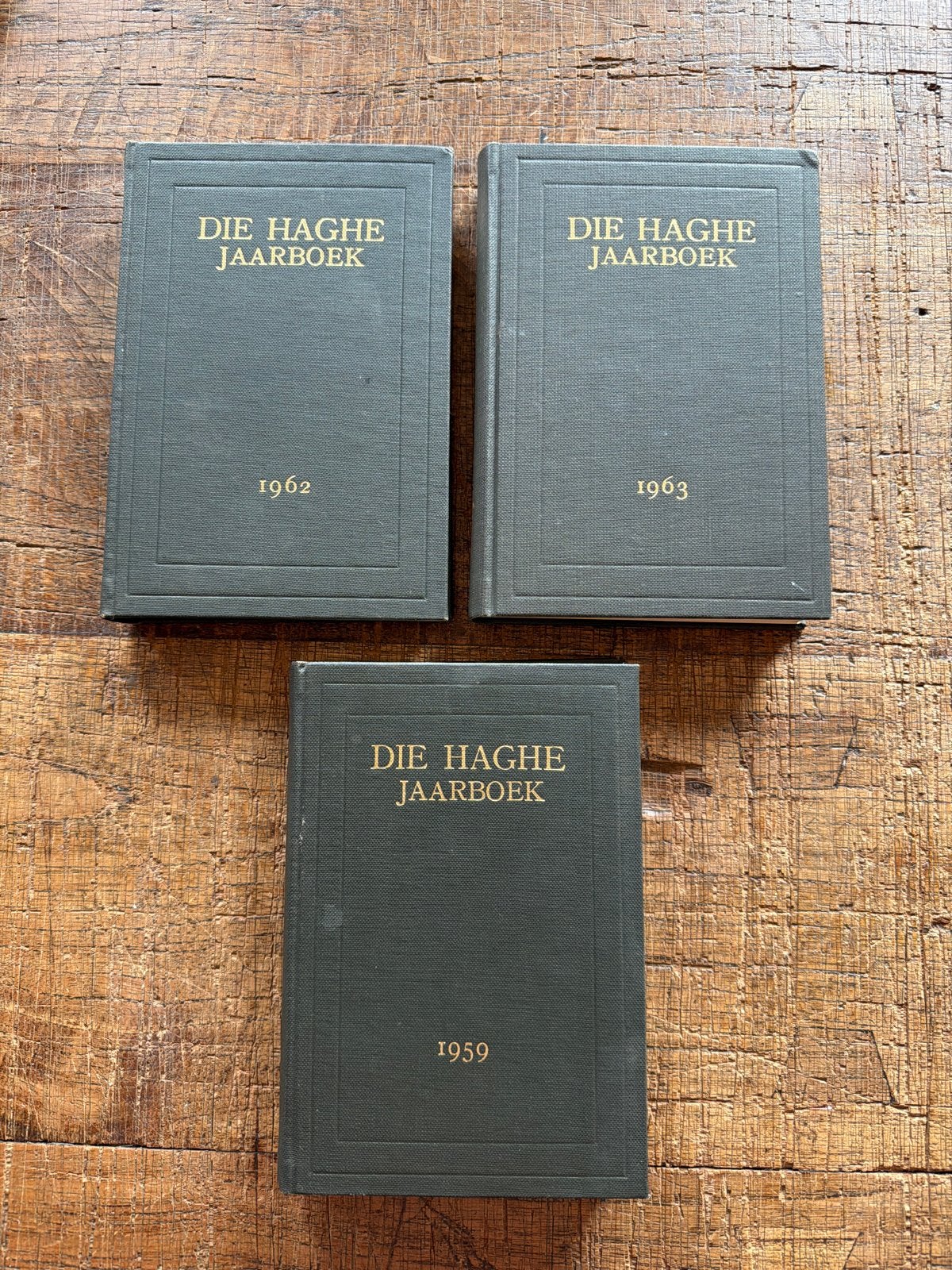 Die Haghes Jaarboeken 1959, 1962, 1963 - Set van 3, Boeken, Ophalen of Verzenden, 20e eeuw of later, Gelezen