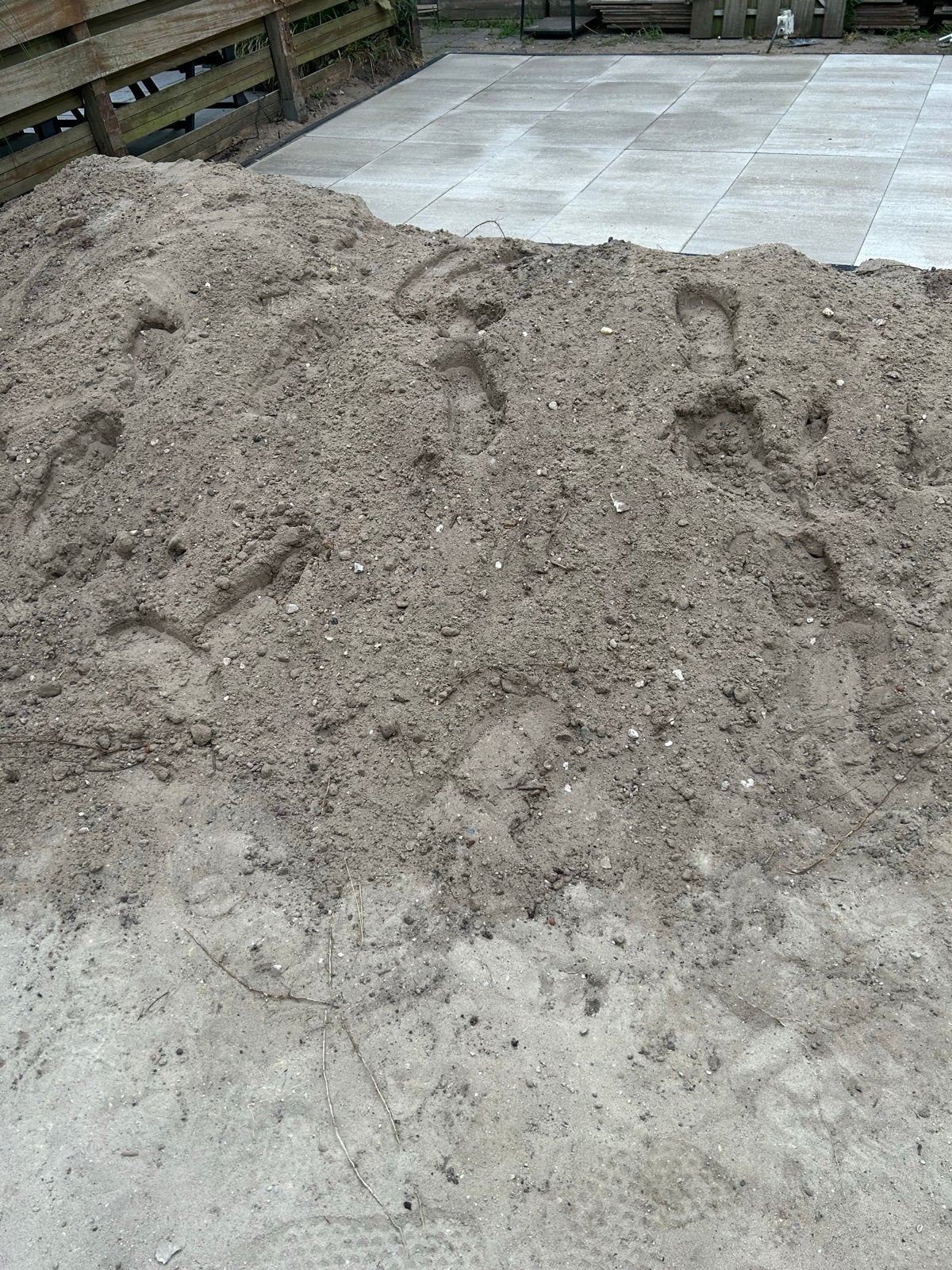 Gratis af te halen: ca. 2 KUB zand voor tuin of bestrating, Tuin en Terras, Zand, Ophalen, Gebruikt, Ophoogzand