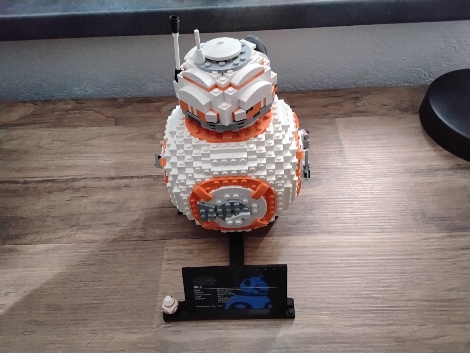 LEGO STAR WARS BB8 - 75187

compleet zonder boekje of doos, Ophalen of Verzenden, Zo goed als nieuw