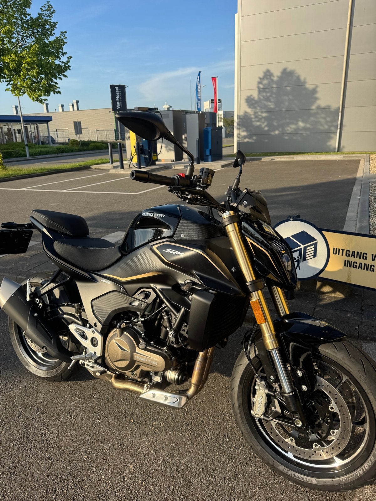 QJMotor SRK 550 - Sportieve Naked Bike, 2 cilinders, Nieuw, Particulier, Meer dan 35 kW