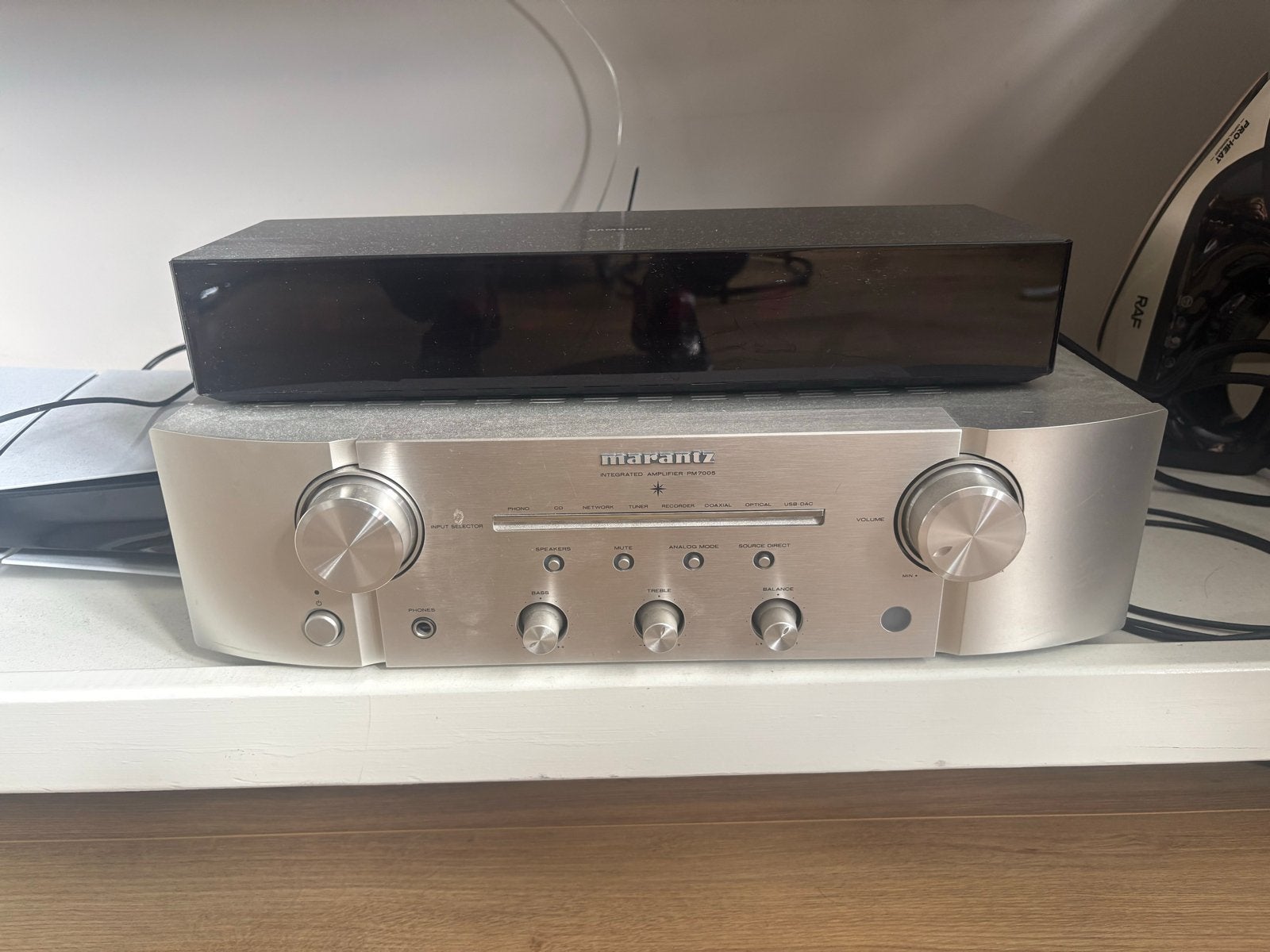Marantz PM7005 Geïntegreerde Versterker - Zilver, Gebruikt, 60 tot 120 watt, Stereo, Ophalen
