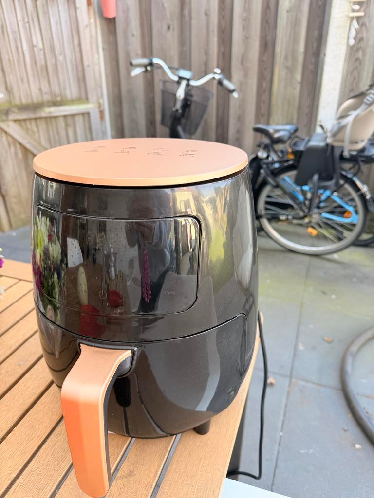Airfryer zwart met koperkleurige accenten, Ophalen of Verzenden, Gebruikt, Airfryer