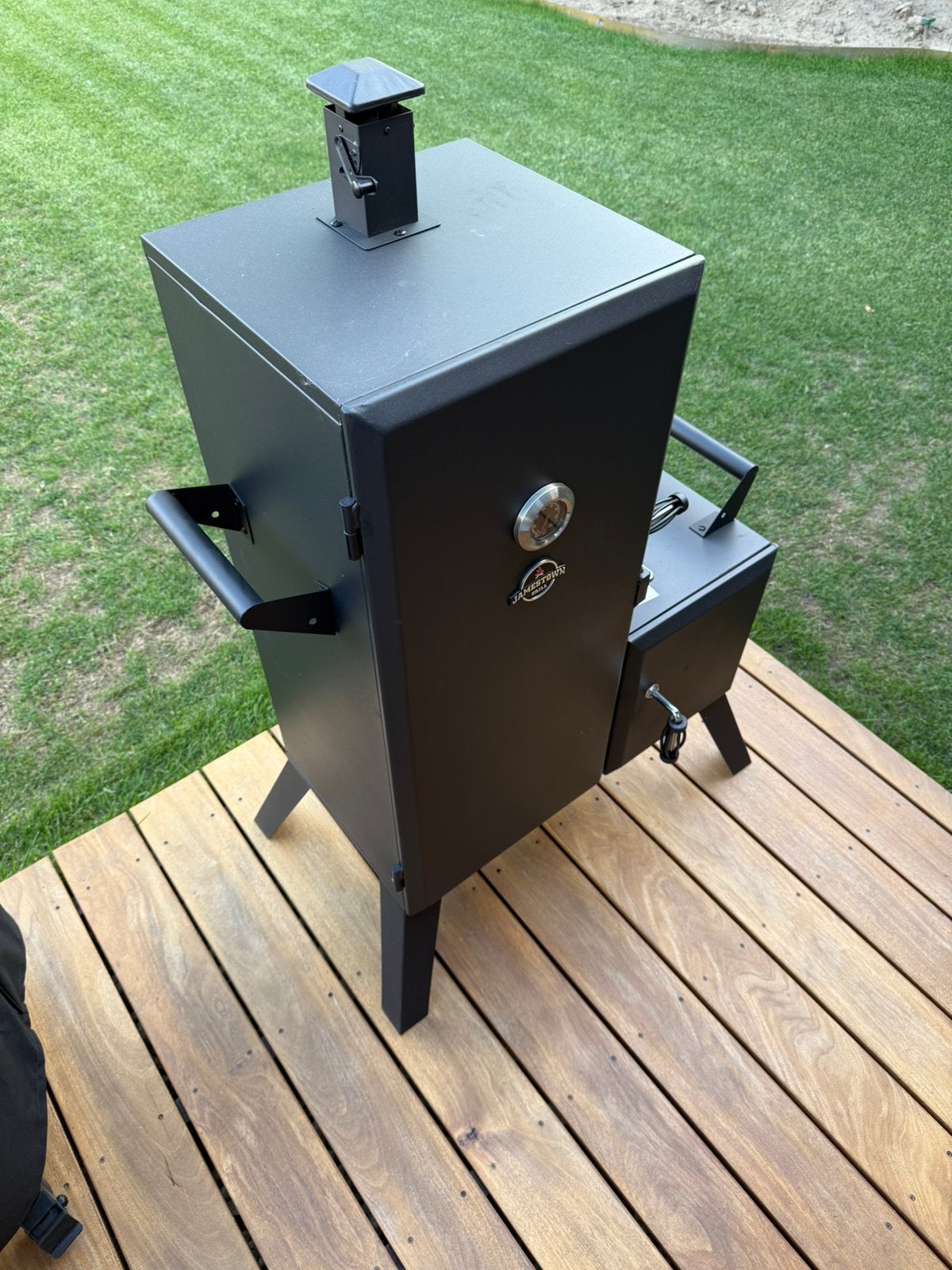 Jamestown Finley vertical smoker Grill BBQ, Tuin en Terras, Houtskoolbarbecues, Ophalen, Zo goed als nieuw