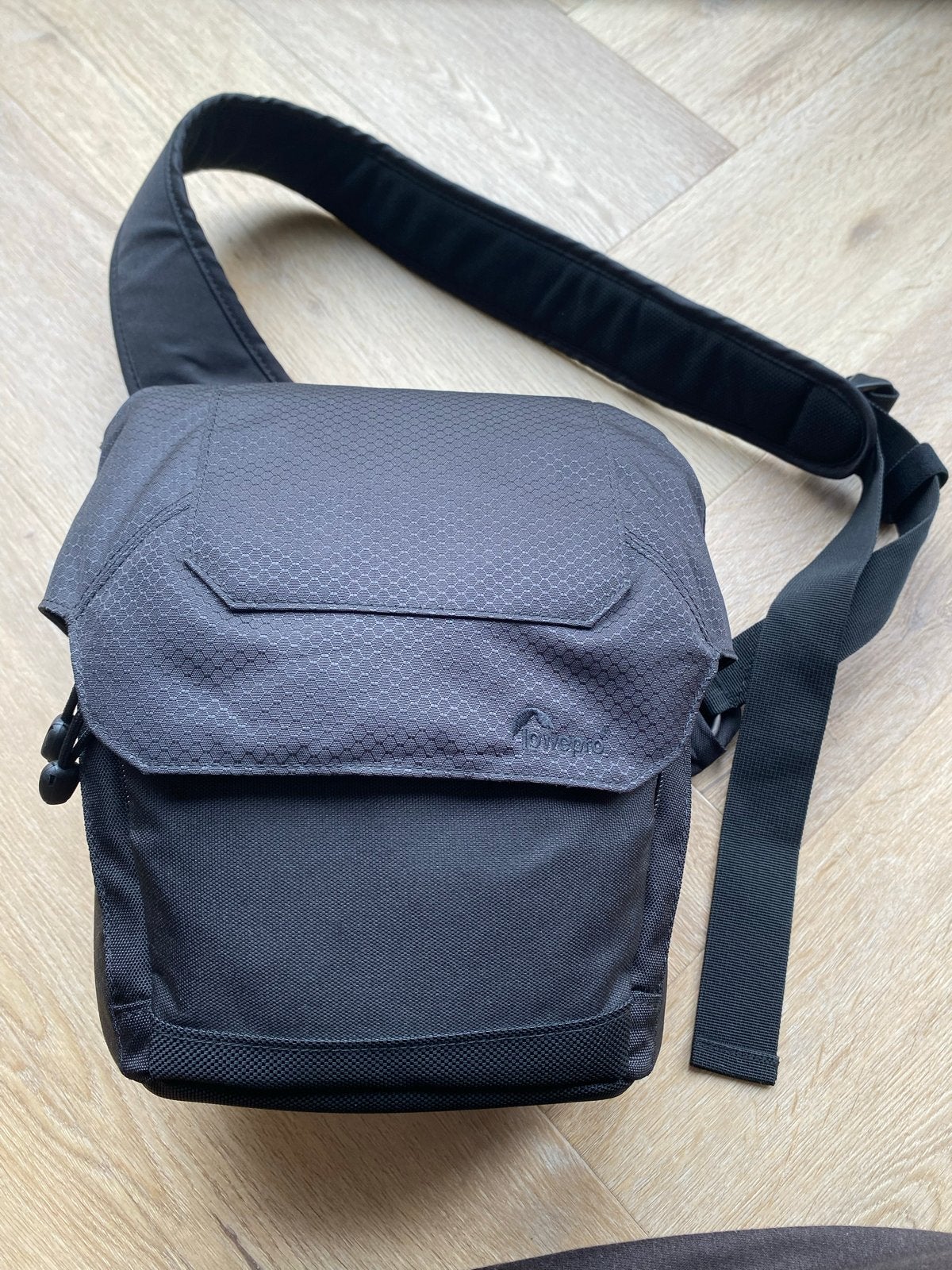 Lowepro Urban Photo Sling 150 cameratas + accessoires zgan, Lowepro, Slingtas, Gevoerd, Ophalen of Verzenden