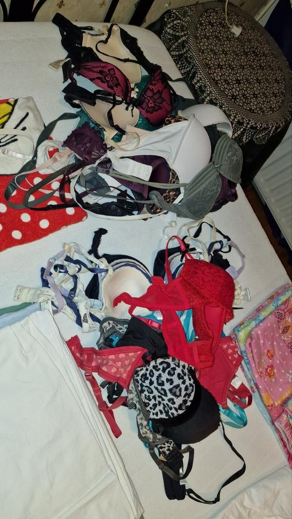 Diverse gedragen BH's, 80B, 75B, 75A, Ophalen of Verzenden, Overige kleuren, BH