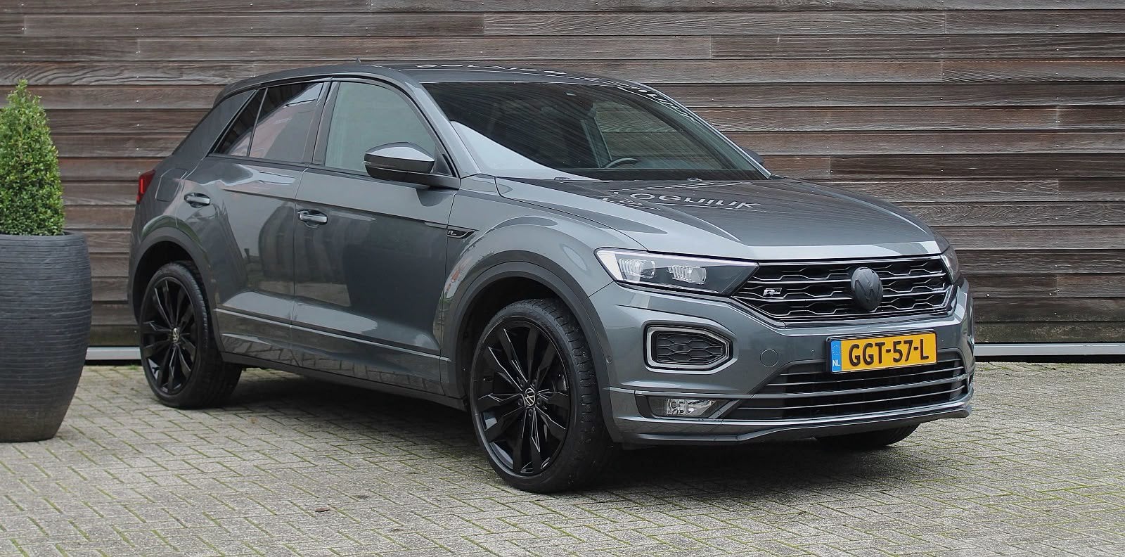 Volkswagen T-Roc R line 1.5 TSI 150pk 7-DSG 2020 Grijs, 1254 kg, 1498 cc, Zwart, 4 cilinders