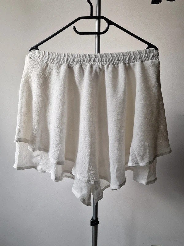 SHEIN witte off shoulder skort maat L – rok short, Kleding | Dames, Maat 38/40 (M), Wit, Ophalen of Verzenden, Zo goed als nieuw