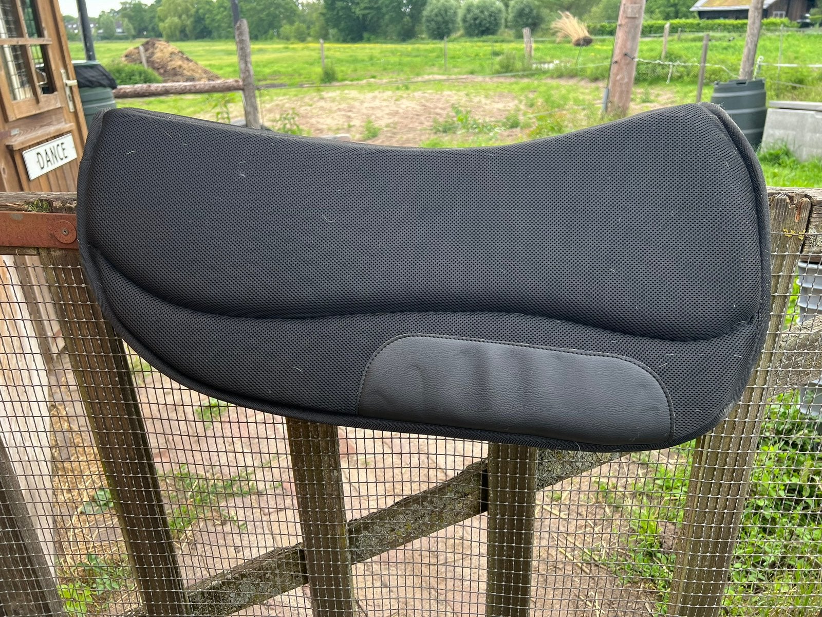 Burioni boomloze western pad wol round, Nieuw, Ophalen of Verzenden, Zadelpad, Zwart