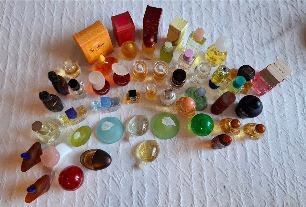 Miniaturen parfum/eau de toilette flesjes, Ophalen of Verzenden, Zo goed als nieuw, Miniatuur