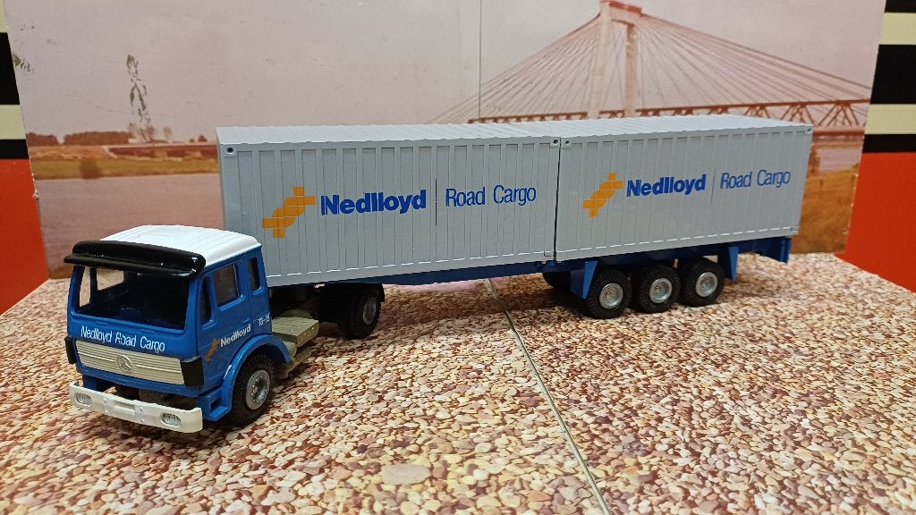 nzg mercedes sk, Hobby en Vrije tijd, Modelauto's | 1:50, Ophalen of Verzenden, Zo goed als nieuw, Bus of Vrachtwagen, NZG
