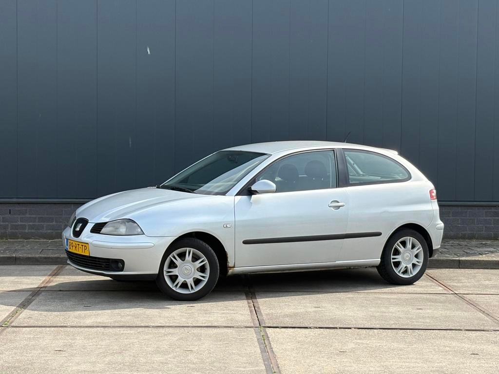 Seat Ibiza 1.4 16V 55KW 2005 Grijs, Auto's, Voorwielaandrijving, 15 km/l, 4 cilinders, Ibiza